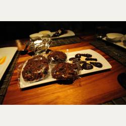 ayumilog | Vancouver | YEW レストラン&バー at Four Seasons | サービスでいただいたCookies and Chocolate