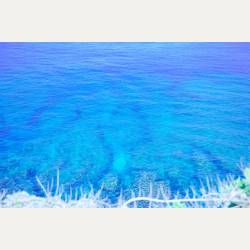 ayumilog | Okinawa | 万座毛 | 蒼く深く透き通る海